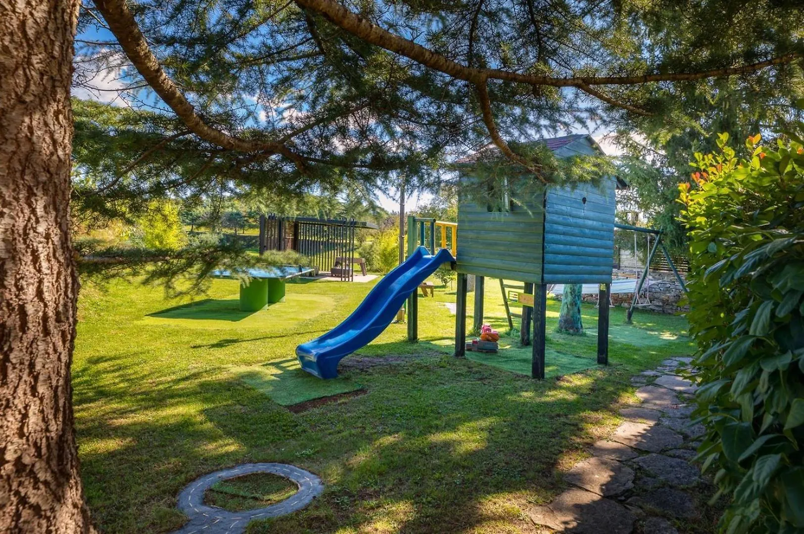 فيلة Holiday House Dorstari Heki
